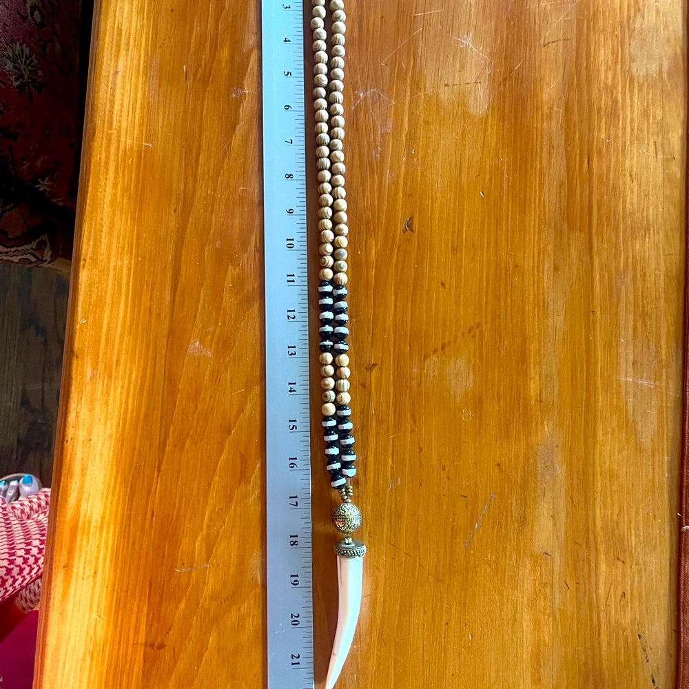Vintage Fabulina Designs hand carved horn & bead necklace